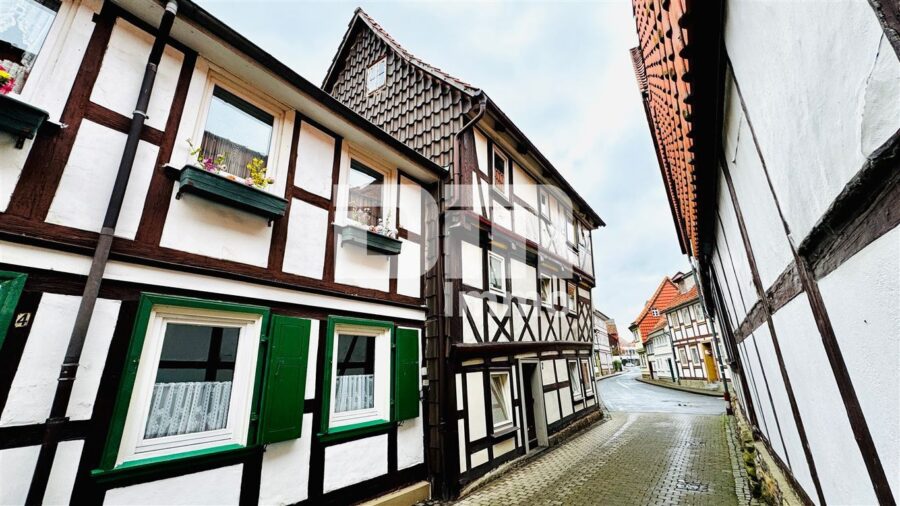 Modernisiertes Fachwerkhaus BJ ca. 1900 mit Dachstudio in ruhiger zentraler Wohnlage - Außenansicht 1